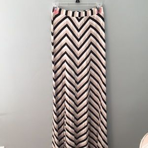 Bebe maxi skirt